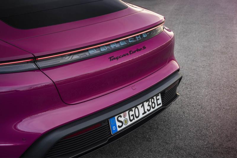 Charge rapide et autonomie améliorées pour le Porsche Taycan 1