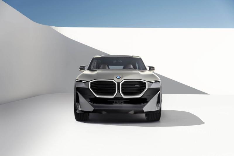 BMW XM Concept : caricatural ? 1
