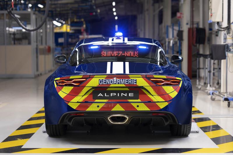  - Alpine A110 de la Gendarmerie au rapport ! 1