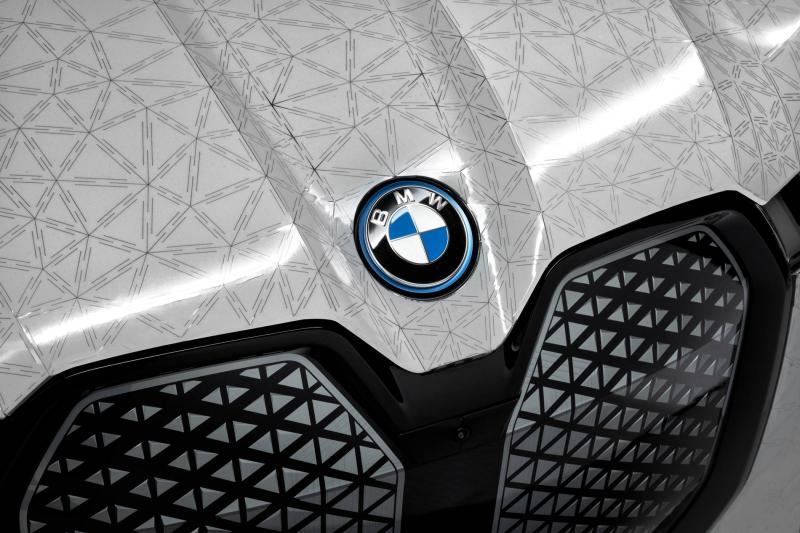  - CES 2022 : BMW et un iX Flow qui change de couleur 1