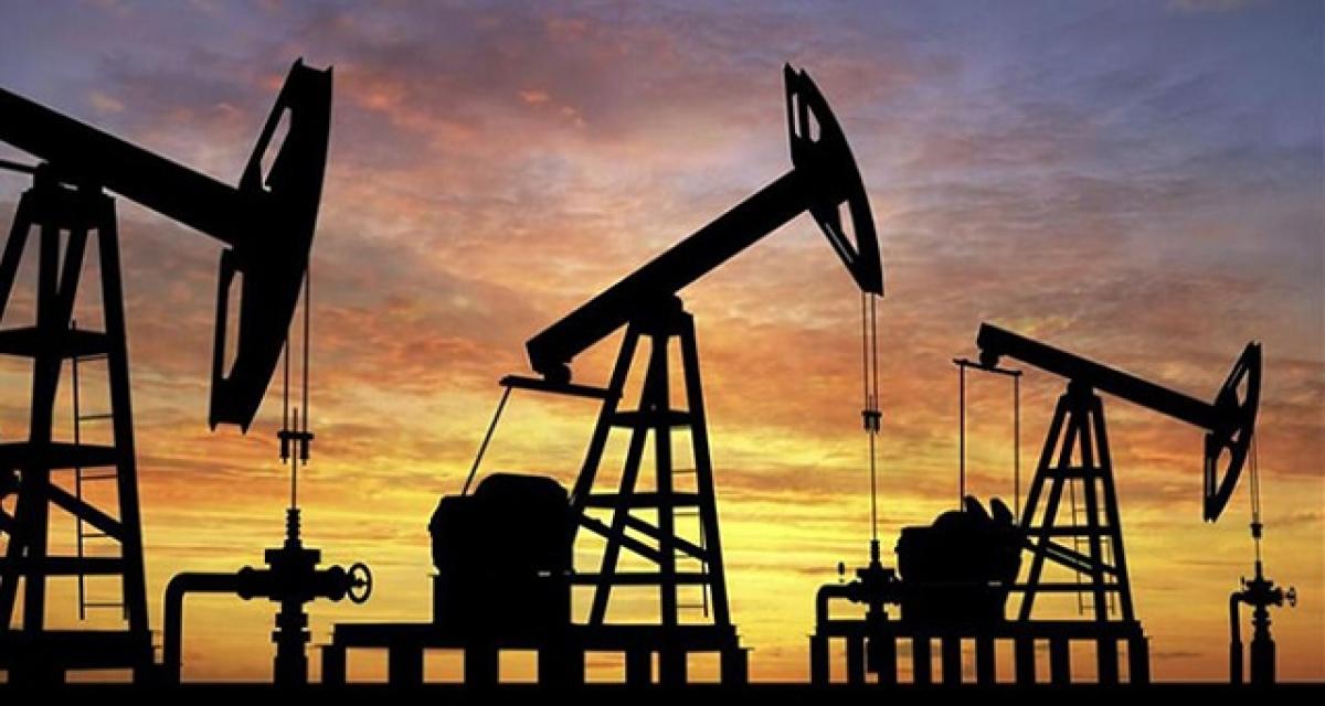 Les cours du pétrole chutent de près de 6 %