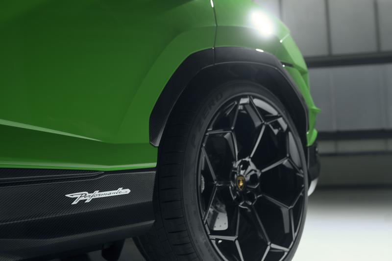  - Lamborghini Urus Performante