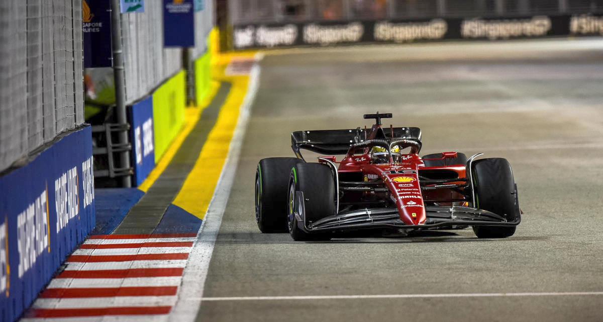 Charles Leclerc et sa Ferrari dans les rues de Singapour 2022