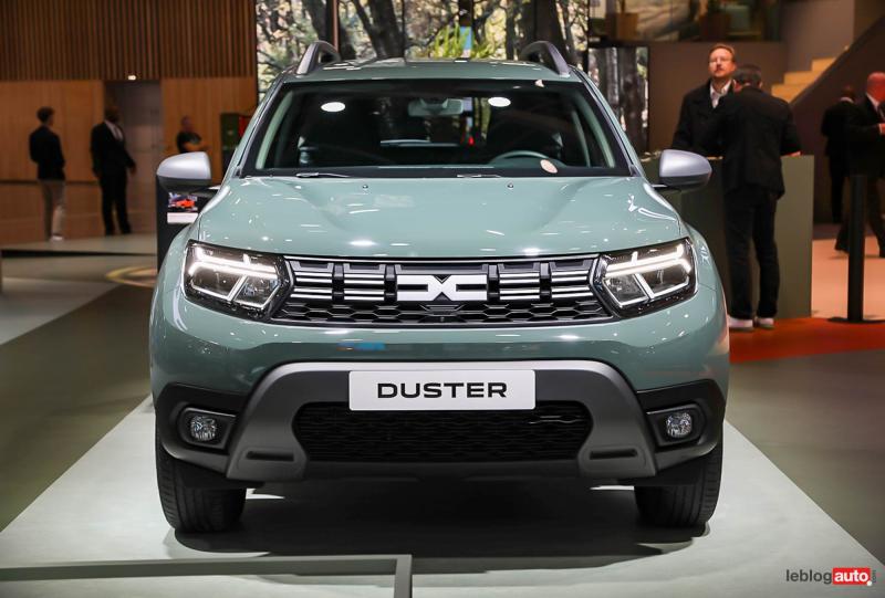 Mondial de Paris 2022 - Dacia Duster et Duster Mat Edition