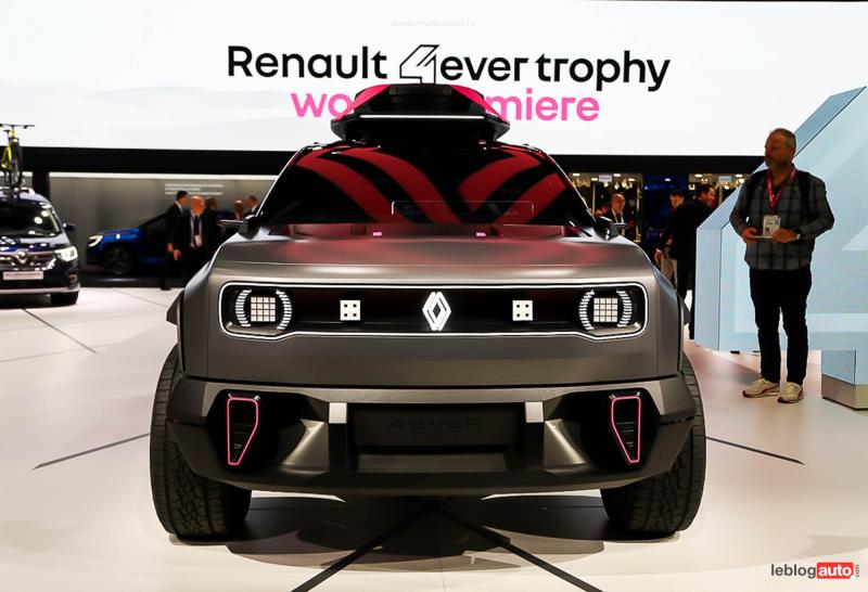 Mondial de Paris 2022 - Renault 4EVER Trophy