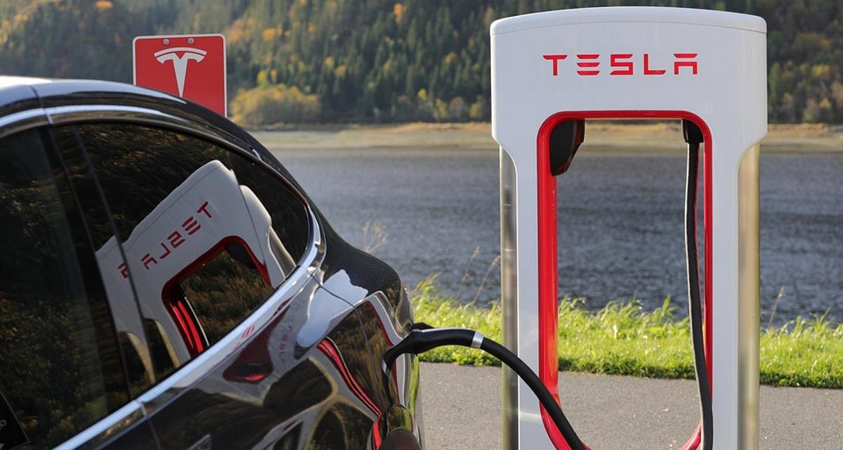 Tesla : prix des recharges électriques en baisse