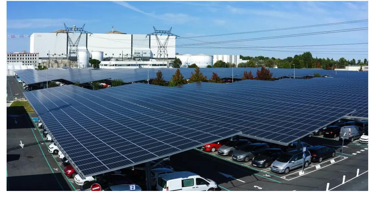 Panneaux solaires obligatoires dans les parkings de + 1500m2