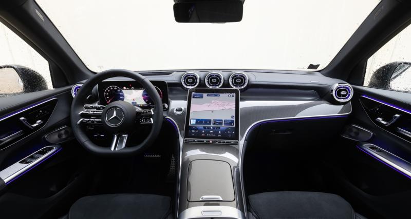 [VIDEO] Essai Mercedes GLC 220d de 197 ch - Un intérieur issu de la Classe C