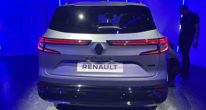 Renault Espace 6: Infos et photos live - Un arrière plus vertical