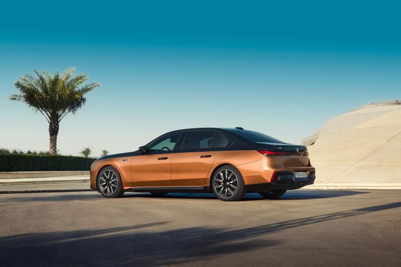  - BMW i7 M70 xDrive