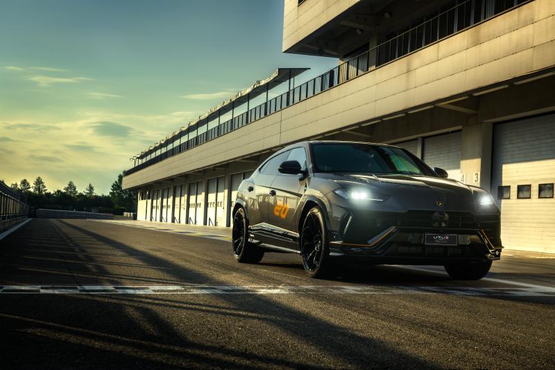  - Urus Performante Essenza SCV12