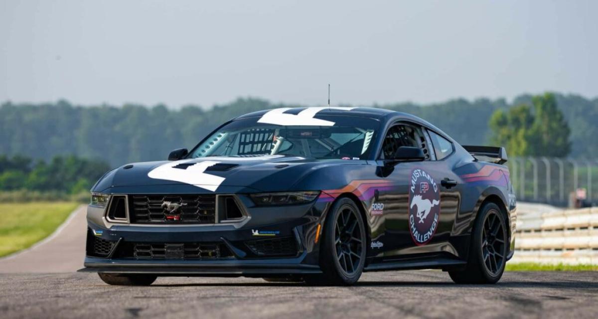 Ford Mustang Dark Horse R : le premier niveau de la course