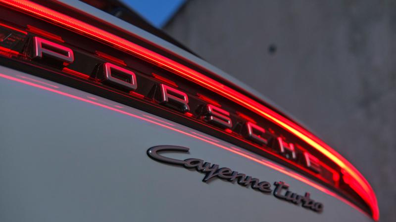  - Porsche Cayenne Turbo E-Hybrid SUV/SUC