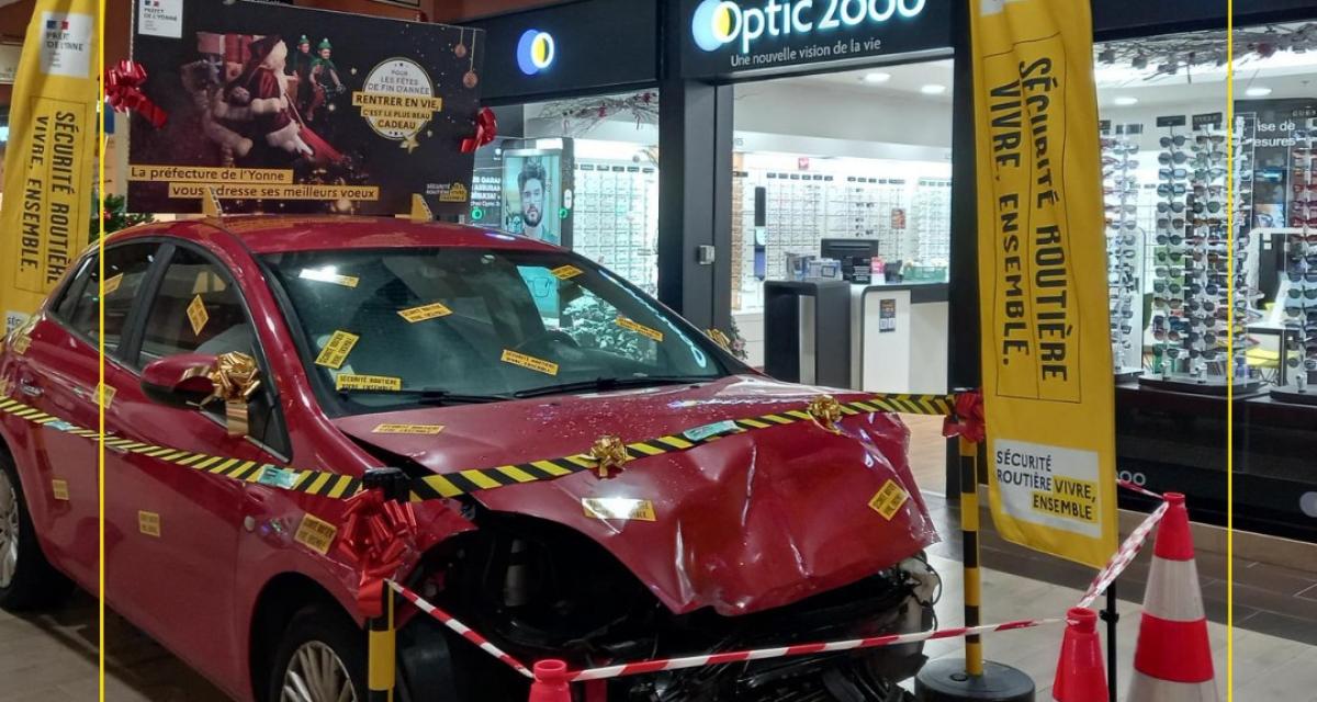Des voitures accidentées dans les galeries commerciales