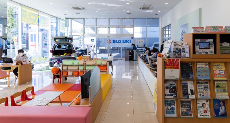Chez Suzuki au Japon ep. 2: du salon à la concession - Un modèle de concession surprenant