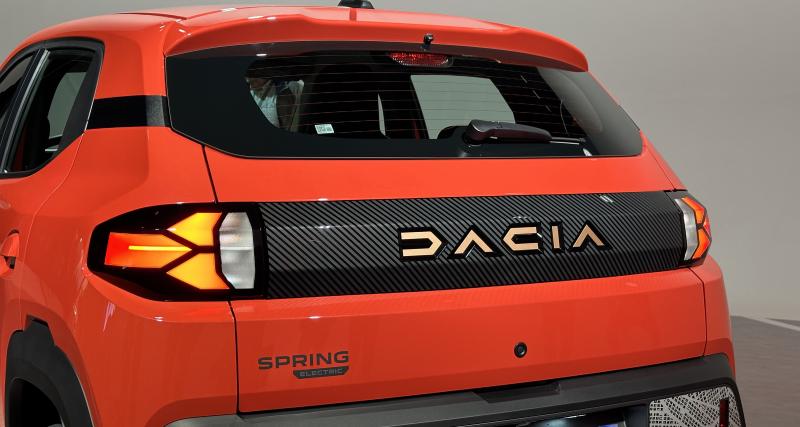 Nos images de la nouvelle Dacia Spring - Un grand coffre