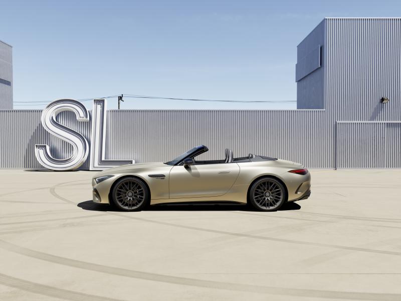  - Mercedes AMG SL 63 Golden Coast