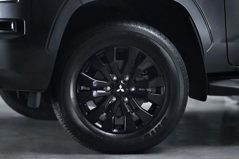  - Mitsubishi Triton Black Edition