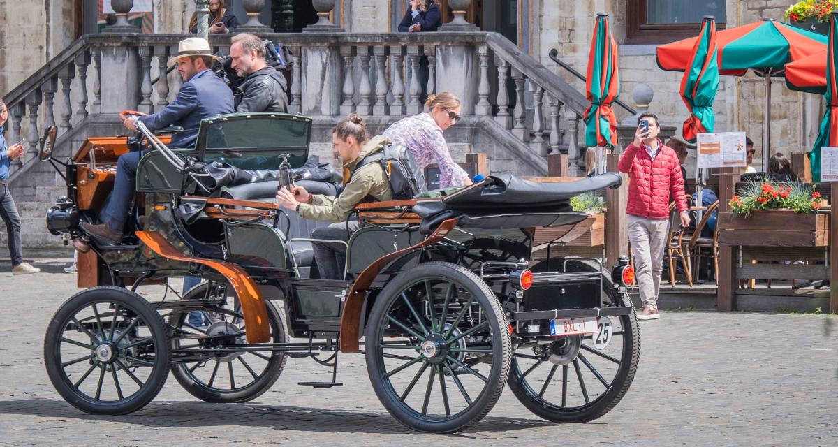 Bruxelles réinvente...la voiture sans chevaux !