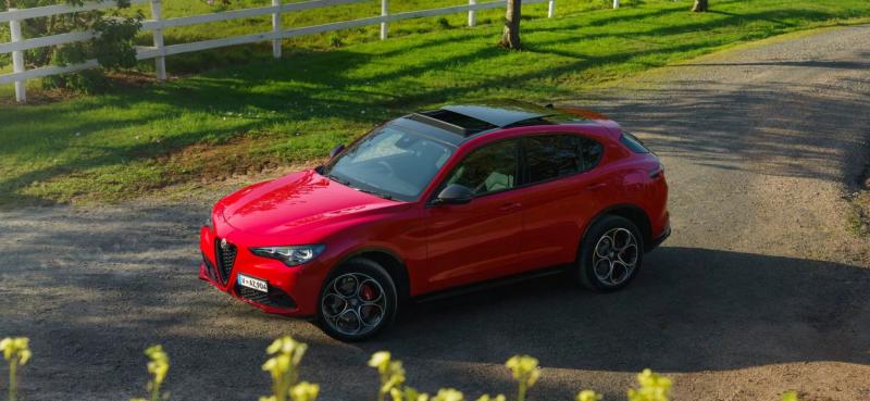  - Giulia Stelvio Carbonio Edizione